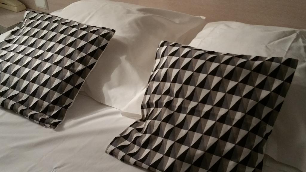 Hotel Le Chantereigne Les Noes-pres-Troyes Екстер'єр фото
