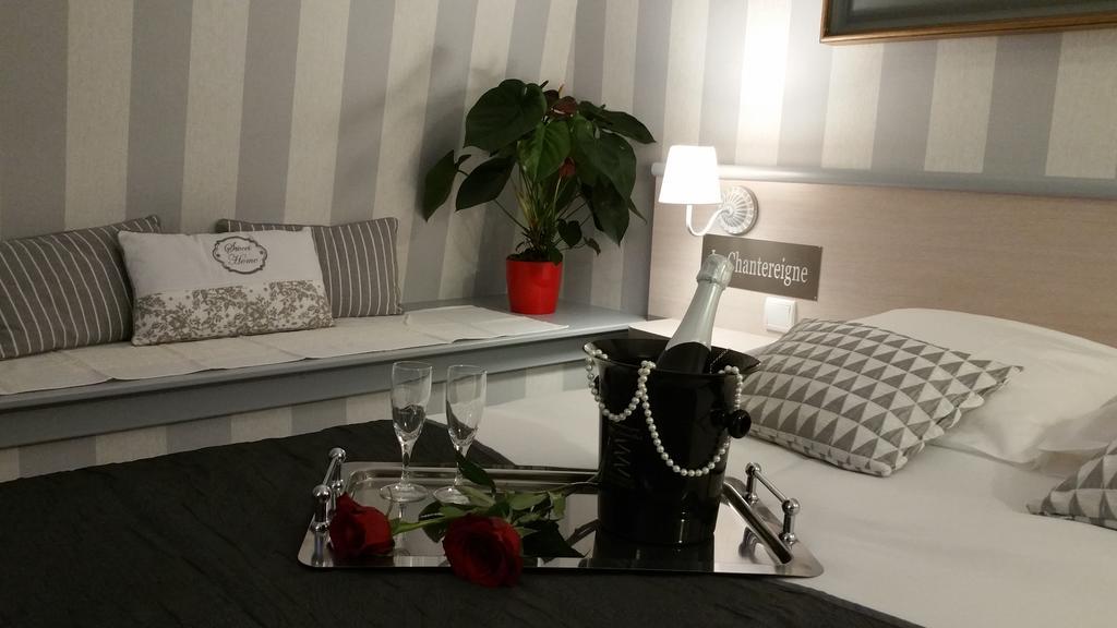 Hotel Le Chantereigne Les Noes-pres-Troyes Екстер'єр фото