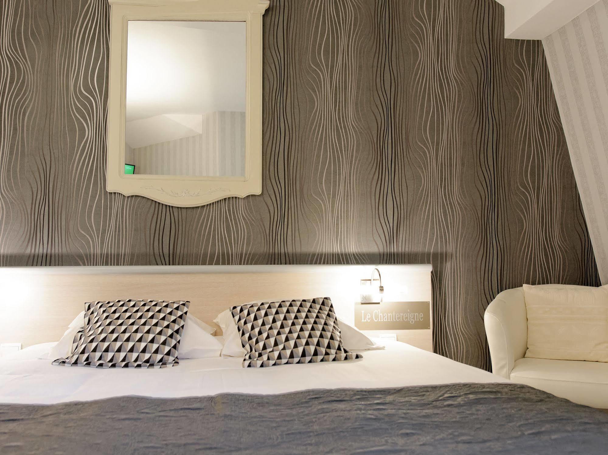Hotel Le Chantereigne Les Noes-pres-Troyes Екстер'єр фото