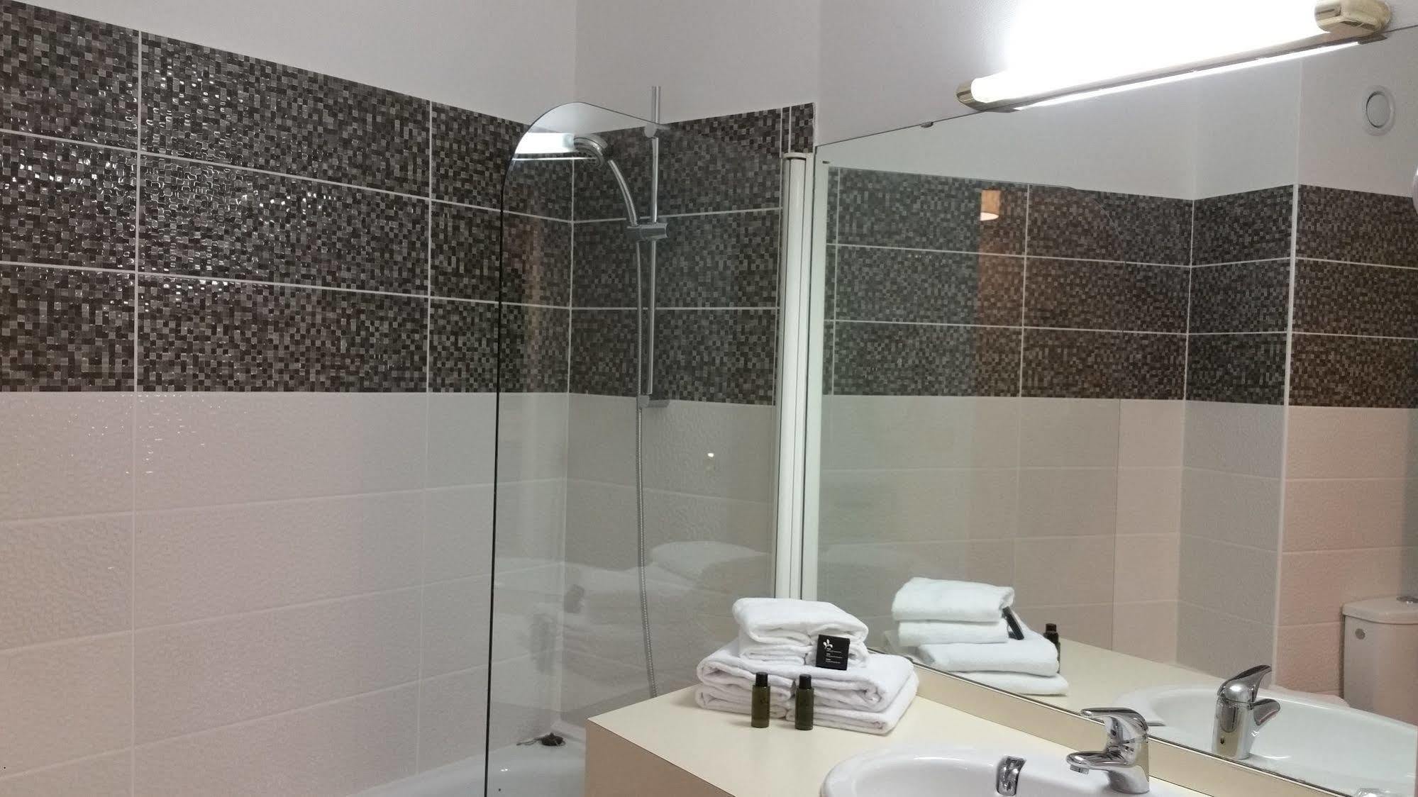 Hotel Le Chantereigne Les Noes-pres-Troyes Екстер'єр фото